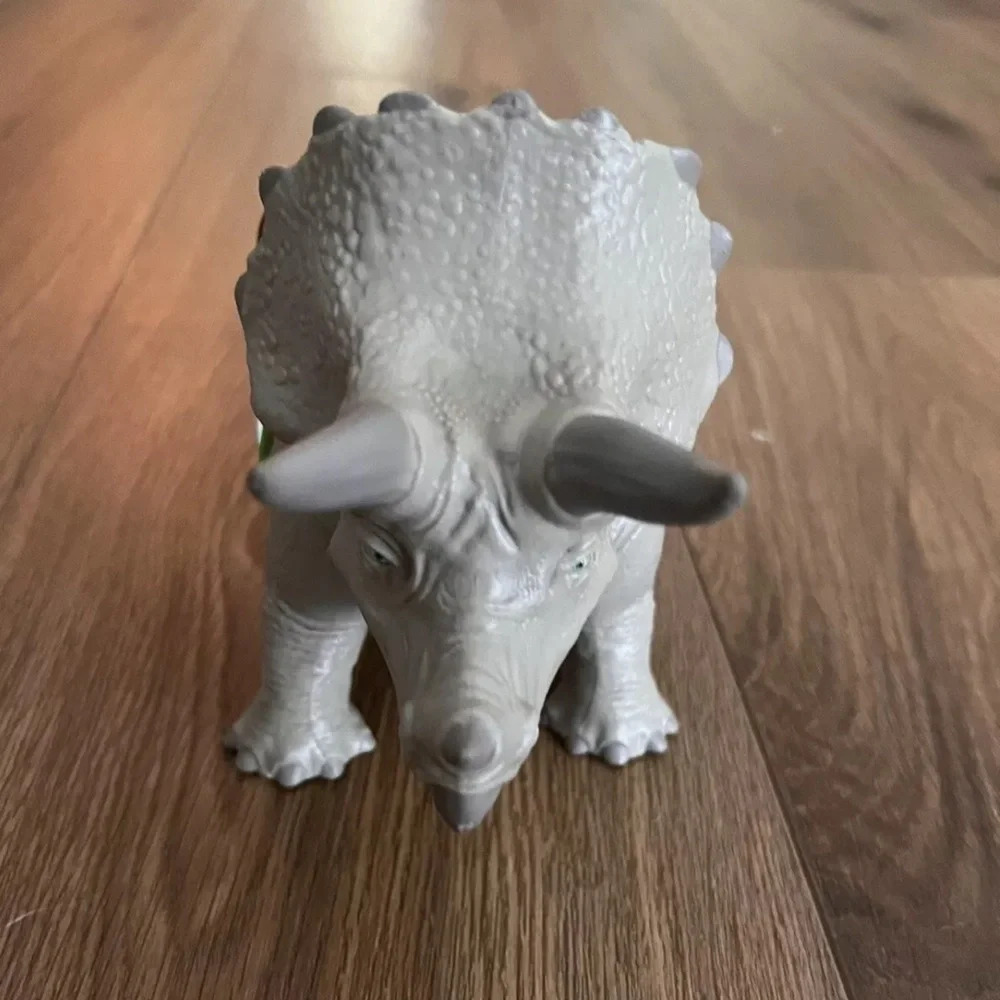 Jurassic World Park Live Tour Triceratops Hard Rubber Bowl Cup Mug Figure - Picture 4 of 5
